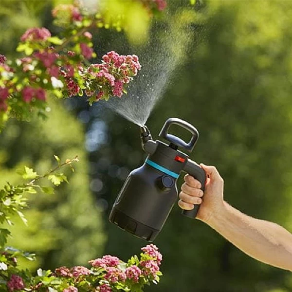 Gardena 1.25L Pressure Sprayer 2 Gardena 1.25L Pressure Sprayer - Image 2