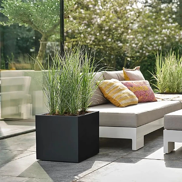 Elho Vivo Next Square Planter 30cm Living Black 1 Elho Vivo Next Square Planter 30cm Living Black